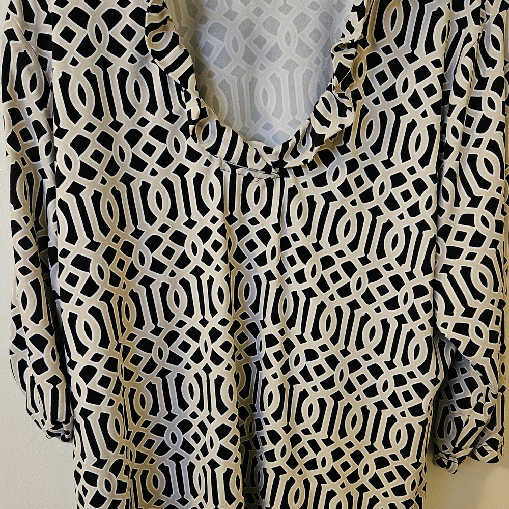Black and Cream Graphic 3/4 Sleeve Blouse